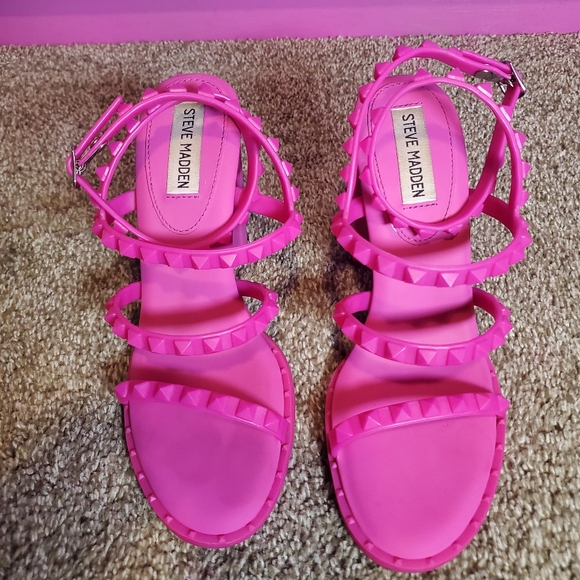 Steve Madden ~ Hot Pink ~ Studded ~ Jelly ~ Block / Chunky heel ~ Sandles ~ 7.5 - Picture 6 of 11